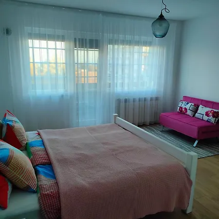 Ξενοδοχείο με διαμερίσματα Ivavev Is Us Bythesea Mamaia Năvodari
